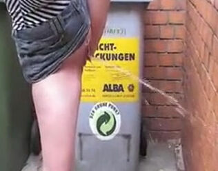Super-hot damsel urinating on public place